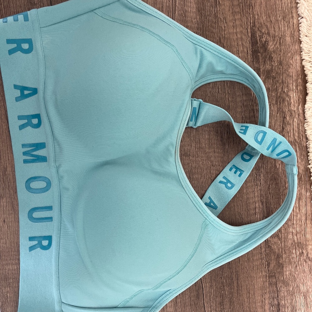 Under Armour  Sports bra